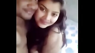 Индийские красавицы занимаются диким, страстным сексом, демонстрируя свое грубое желание и интенсивное удовольствие.