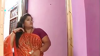 Sultry Indian aunty seduces with her curves and leads to steamy action.