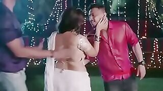 Swastika Mukherjee estrela um vídeo quente indiano Xxx, mostrando sua paixão pelo prazer.